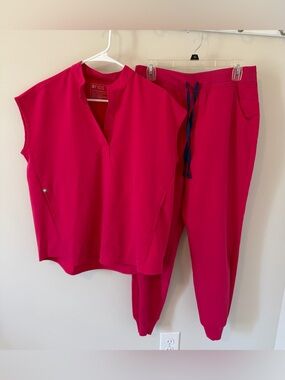Figs Ultra Rose Scrub Set Women’s Bottom Medium Top XS Zamora Rafaela
